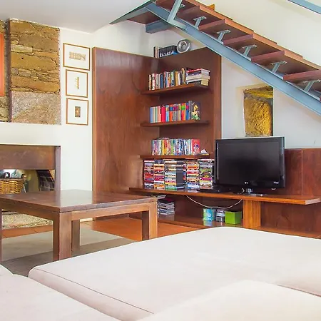 בית נופש Liiiving In | Oak Tree Chill House *