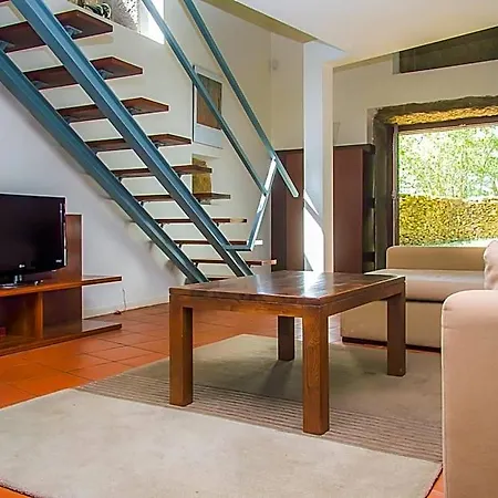 Liiiving In | Oak Tree Chill House Caminha