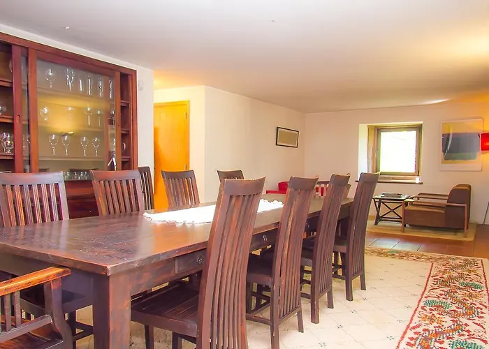 Liiiving In Caminha | Oak Tree Chill House