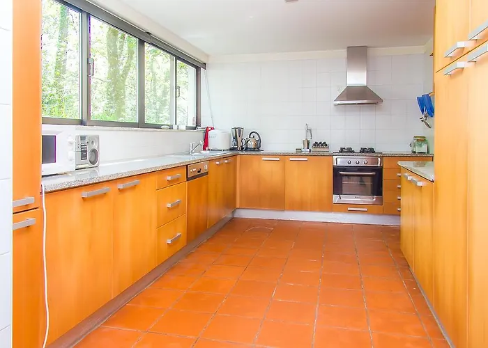 Vakantiehuis Liiiving In | Oak Tree Chill House Caminha