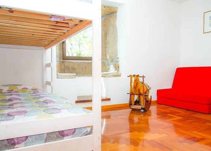 Liiiving In Caminha | Oak Tree Chill House Caminha